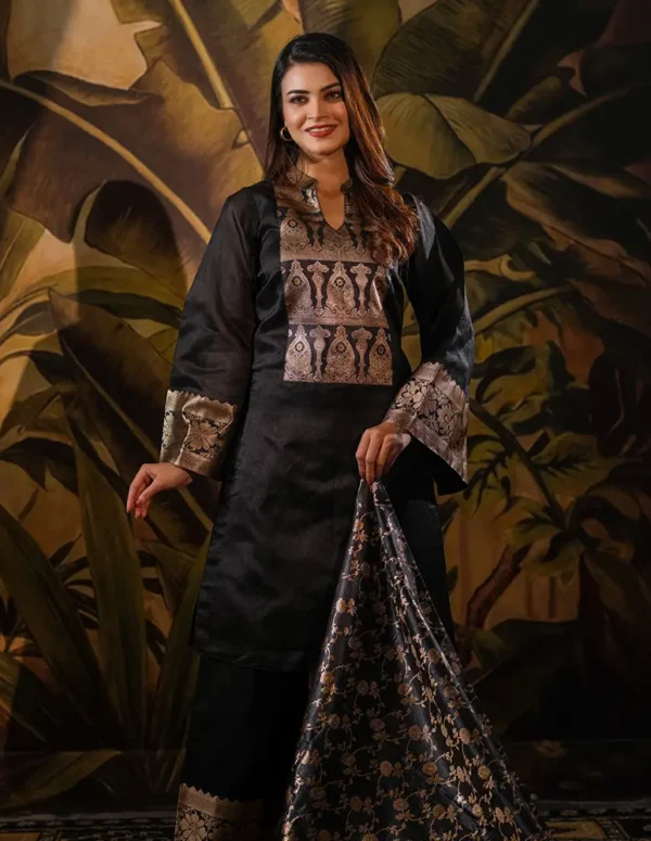 Katan - Tersal & Pearl work in Dupatta